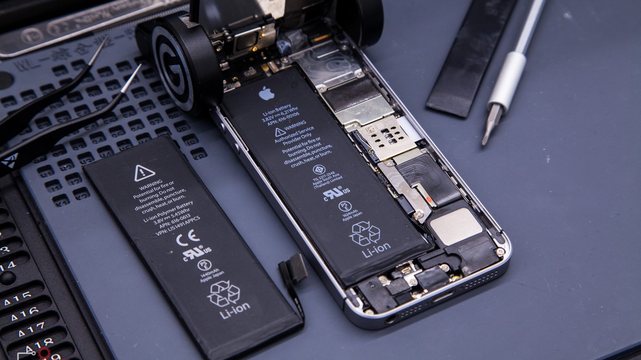 Cần thay pin iPhone khi cắm sạc nhưng mức pin không tăng lên